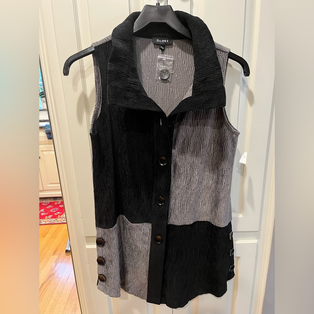 Damee Vest